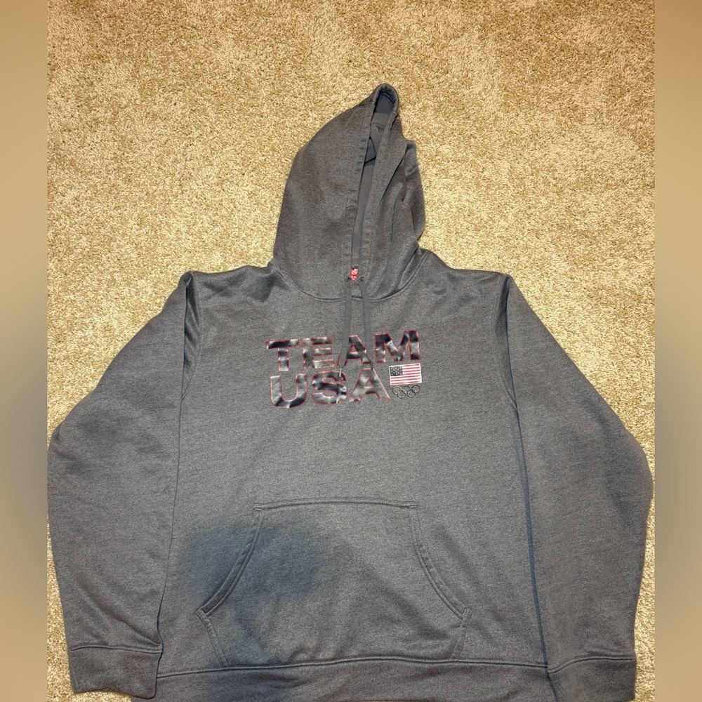 gray "Team USA" pullover hoodie with a kangaroo pocket